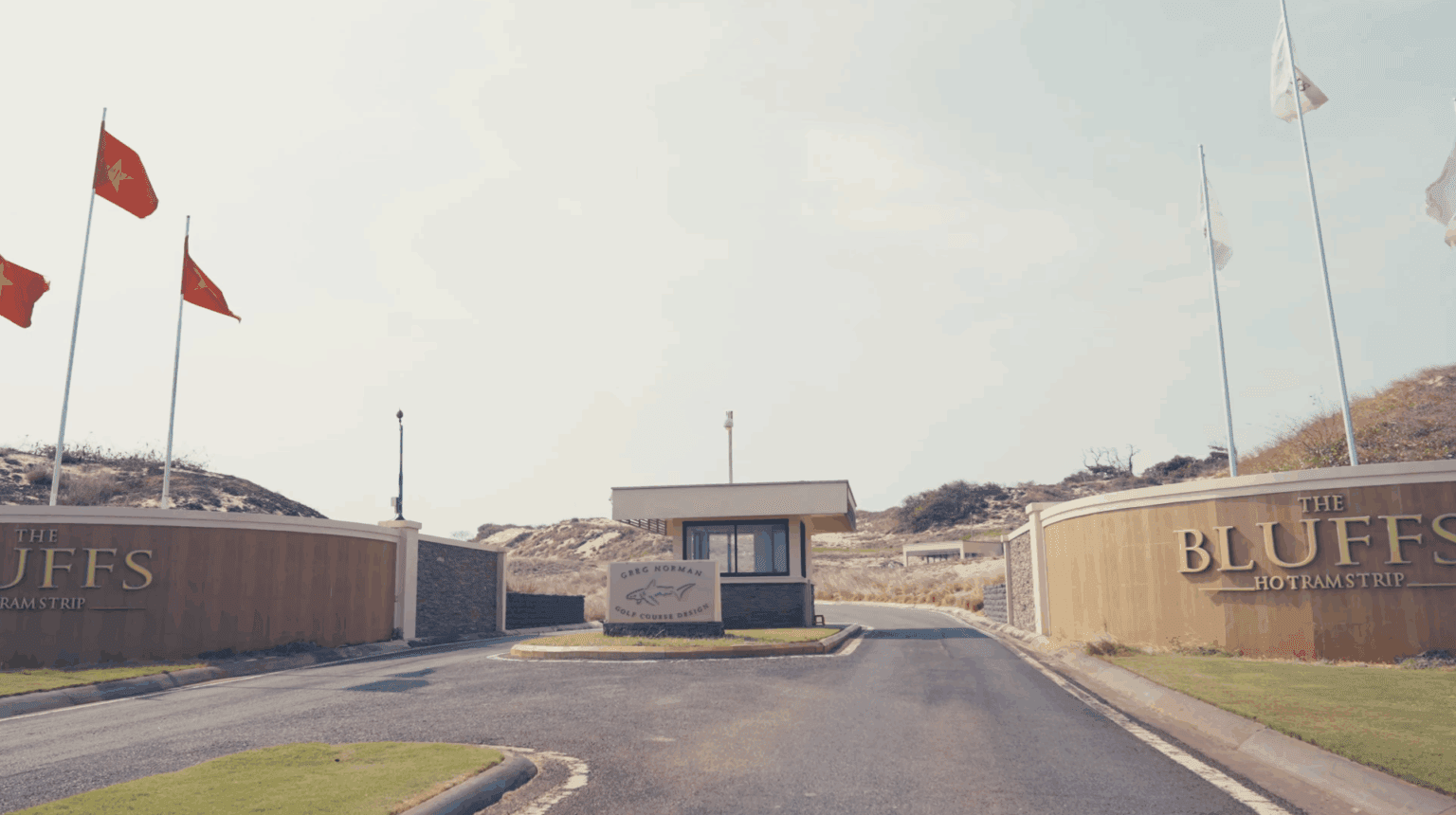 the bluffs grand ho tram